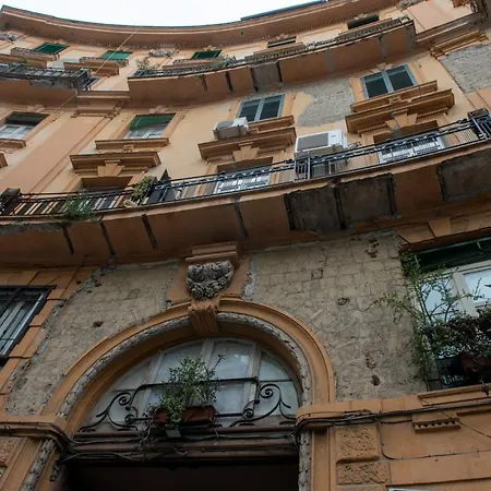 Vivi A Bed and Breakfast Νάπολη